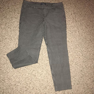 Old Navy Mid-Rise Pixie Ankle Pants